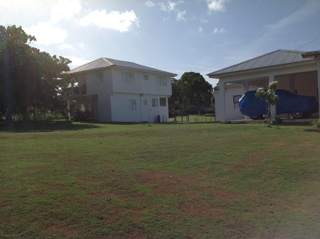 Chillax On Our Farm Guest House Ocho Rios Exterior photo