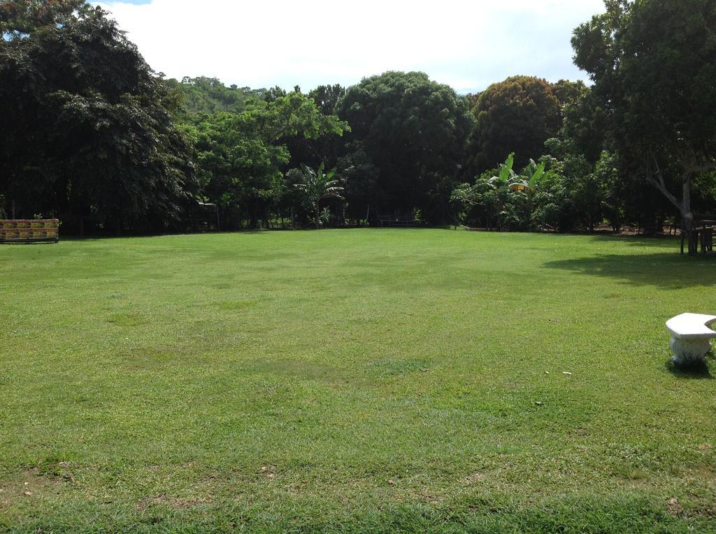 Chillax On Our Farm Guest House Ocho Rios Exterior photo