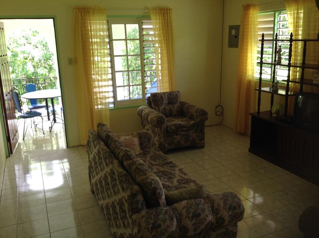 Chillax On Our Farm Guest House Ocho Rios Exterior photo